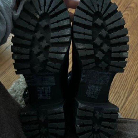 Forever 21 Women Black Suede Lace Up Combat Boots Lug Sole Padded Ankle Size 5.5 - Picture 2 of 6